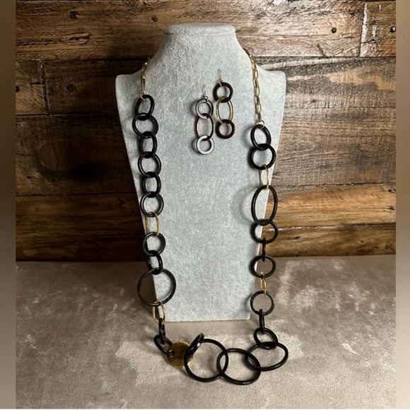 FINAL PRICE DROP Trina Turk Black and Gold Jewelry Set - Picture 2 of 5